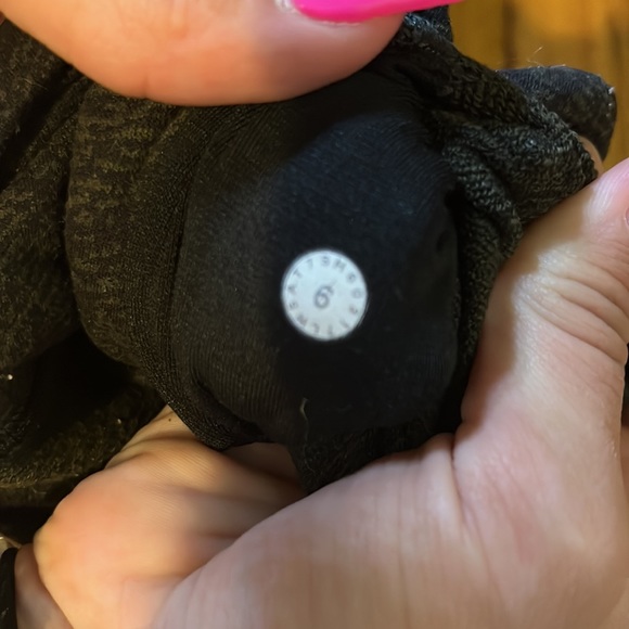 Lululemon size 6 leggings 25” dark green - Picture 2 of 3